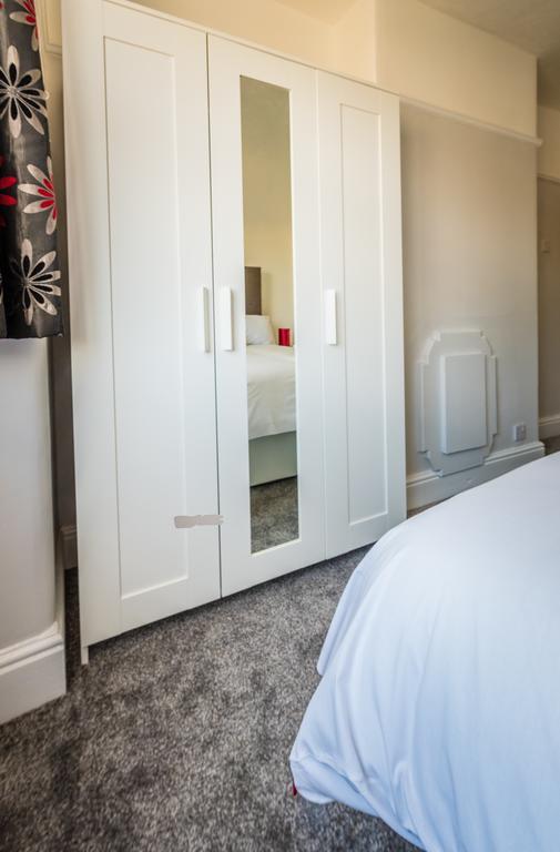 Newlyn House Apartment Christleton Exterior photo